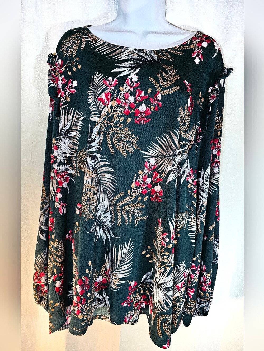 2/$20 Nwot Shopin LA 2X Botanical Ls Top